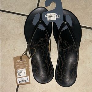 OluKai Honu Women's Beach Sandal premium leather 
Sea Turtle sz 7-9 (37)(40)-NEW